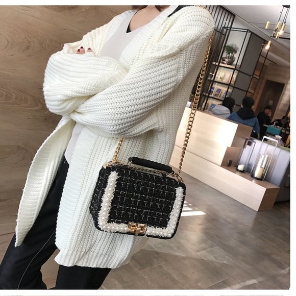 Magical Woolen Black Crossbody Bag - Picture 4 of 5